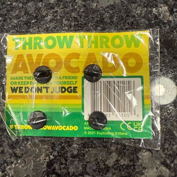 Throw Throw Avocado Game - Picture 2 of 3